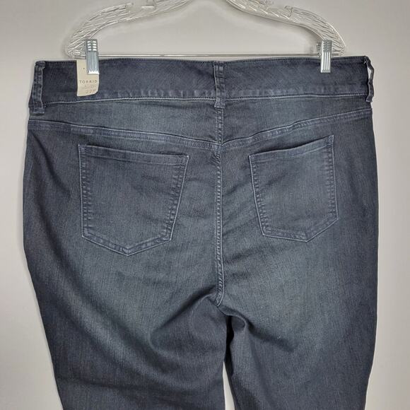 Torrid 22R Black High Rise Jegging Jeans NEW $59 - Picture 5 of 10